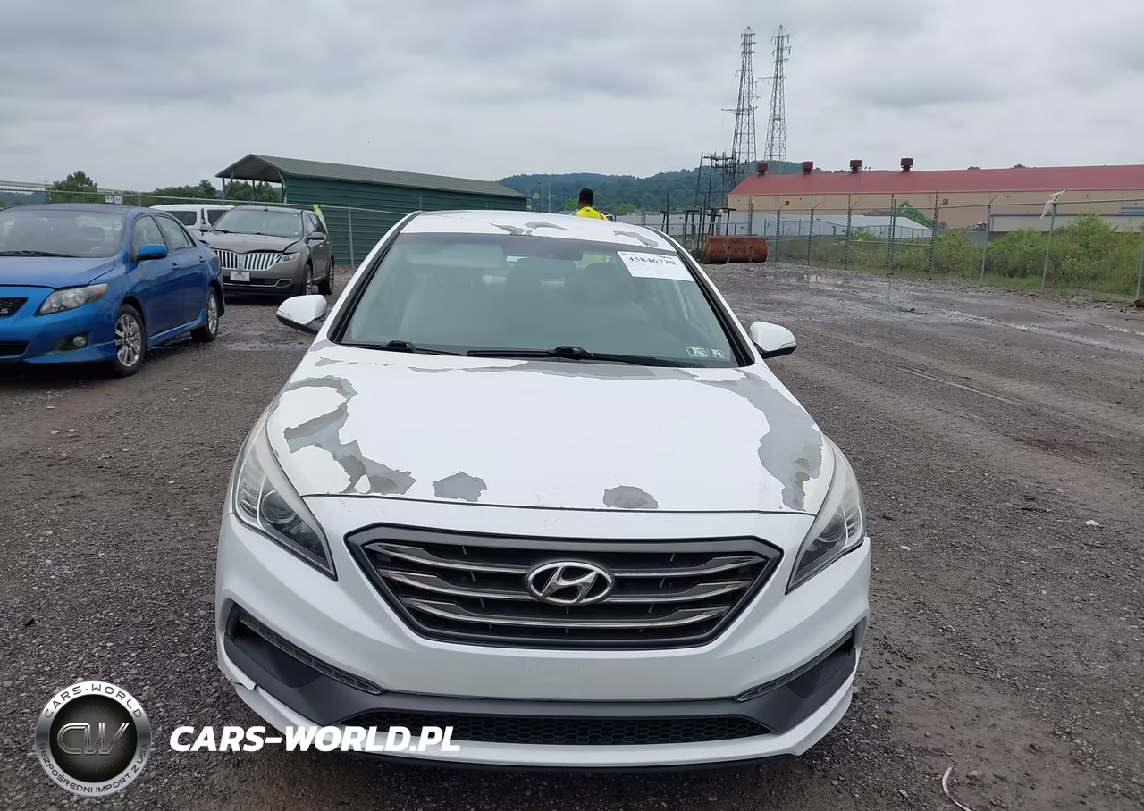 2015 Hyundai Sonata Sport VIN:5NPE34AF2FH054029 - 12