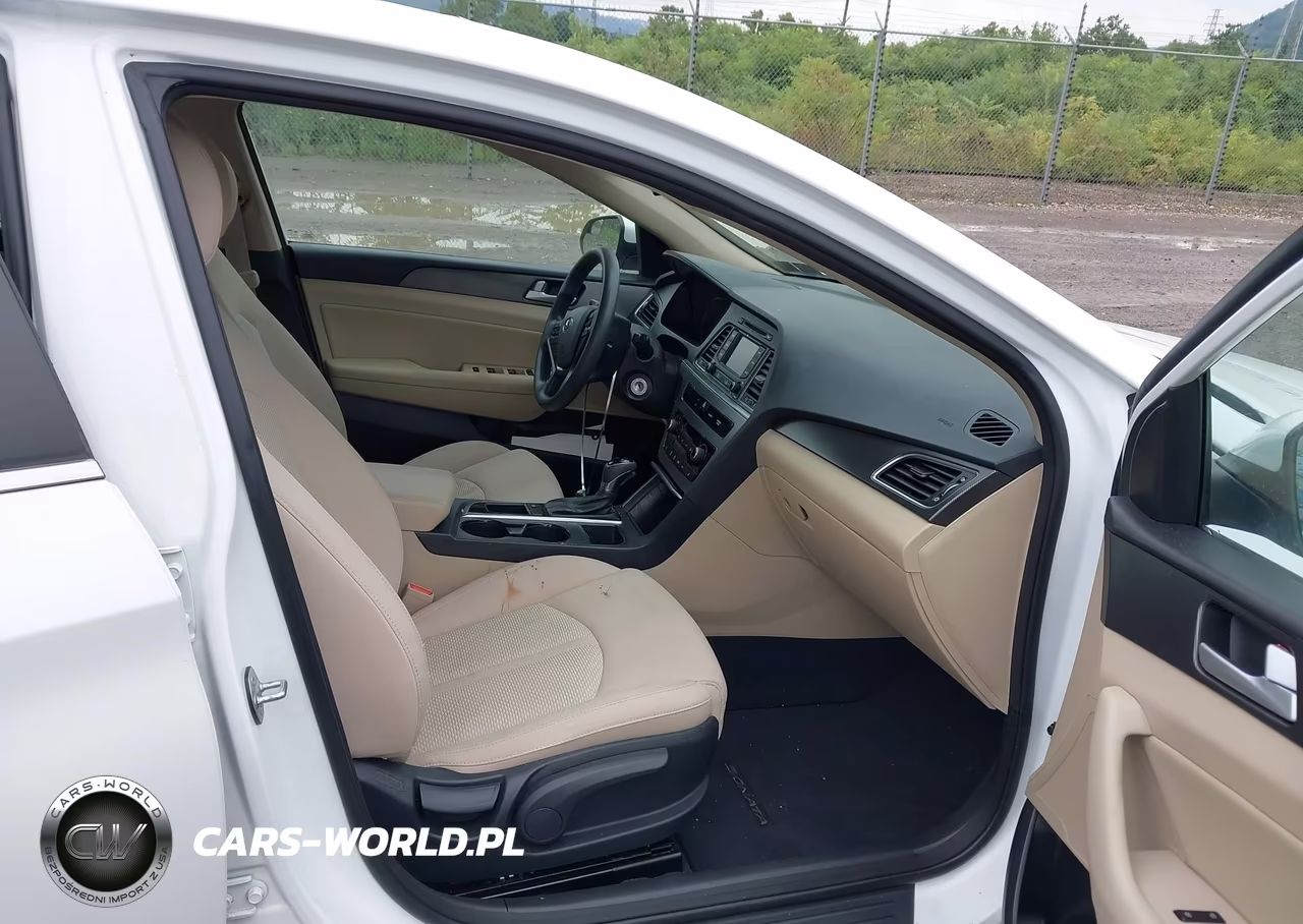 2015 Hyundai Sonata Sport VIN:5NPE34AF2FH054029 - 5