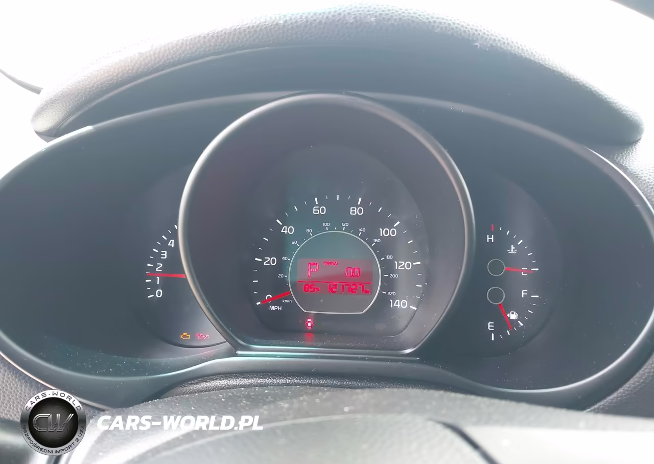 2017 Kia Soul + VIN:KNDJP3A5XH7883863 - 7