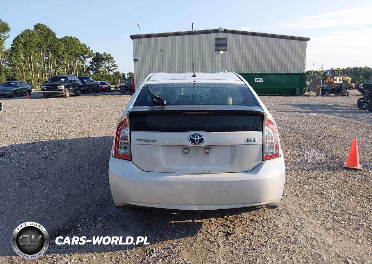 2014 Toyota Prius Two VIN:JTDKN3DU9E1748613 - 16