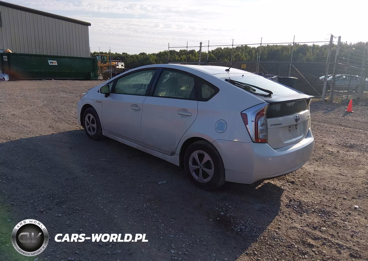 2014 Toyota Prius Two VIN:JTDKN3DU9E1748613 - 3