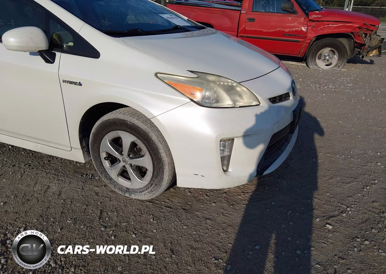 2014 Toyota Prius Two VIN:JTDKN3DU9E1748613 - 6