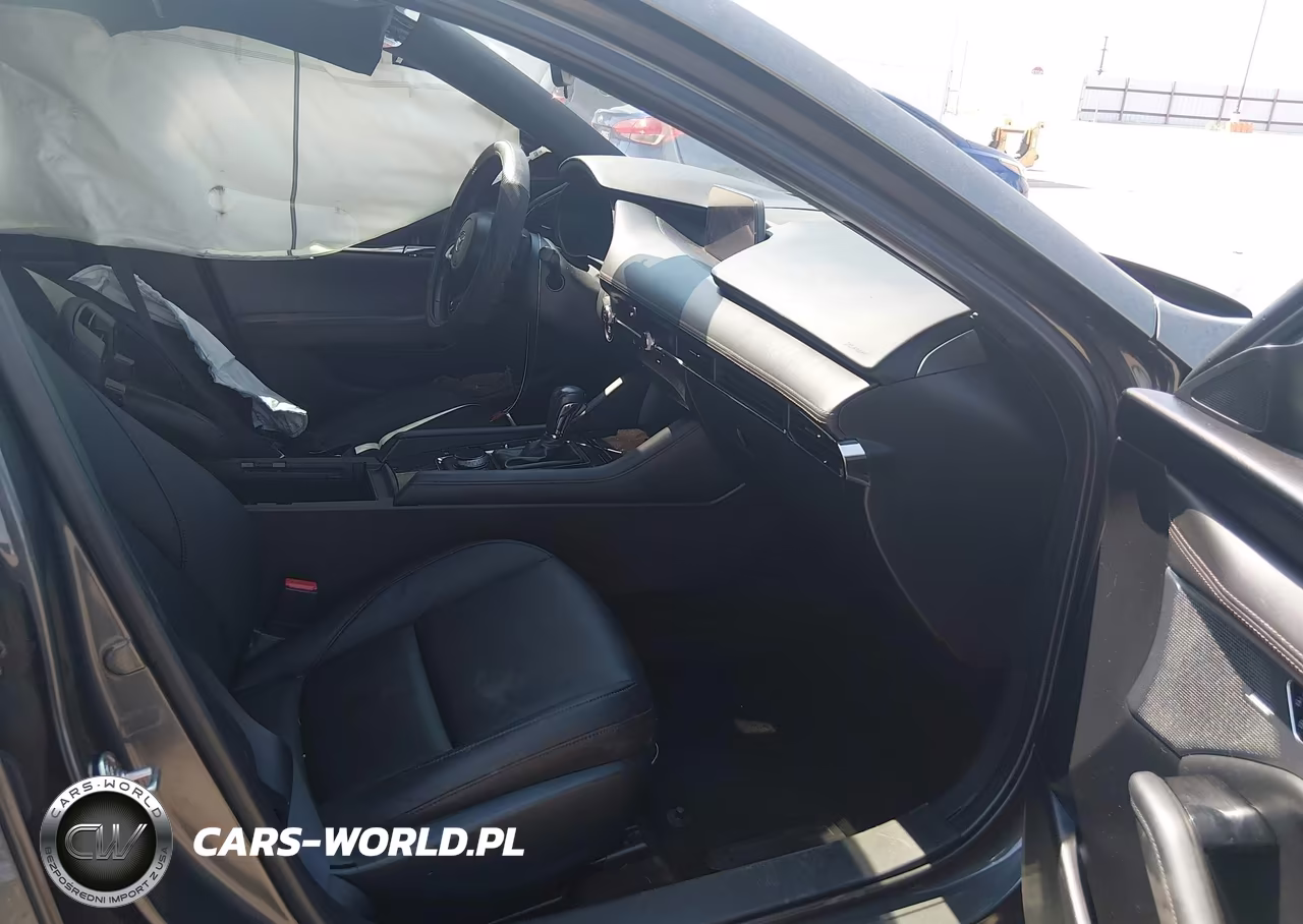 2019 Mazda Mazda3 Preferred Package VIN:JM1BPBMM4K1134150 - 5