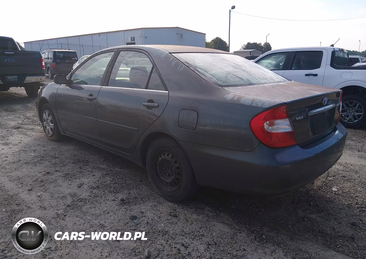 2003 Toyota Camry Le VIN:4T1BE32K13U706719 - 3