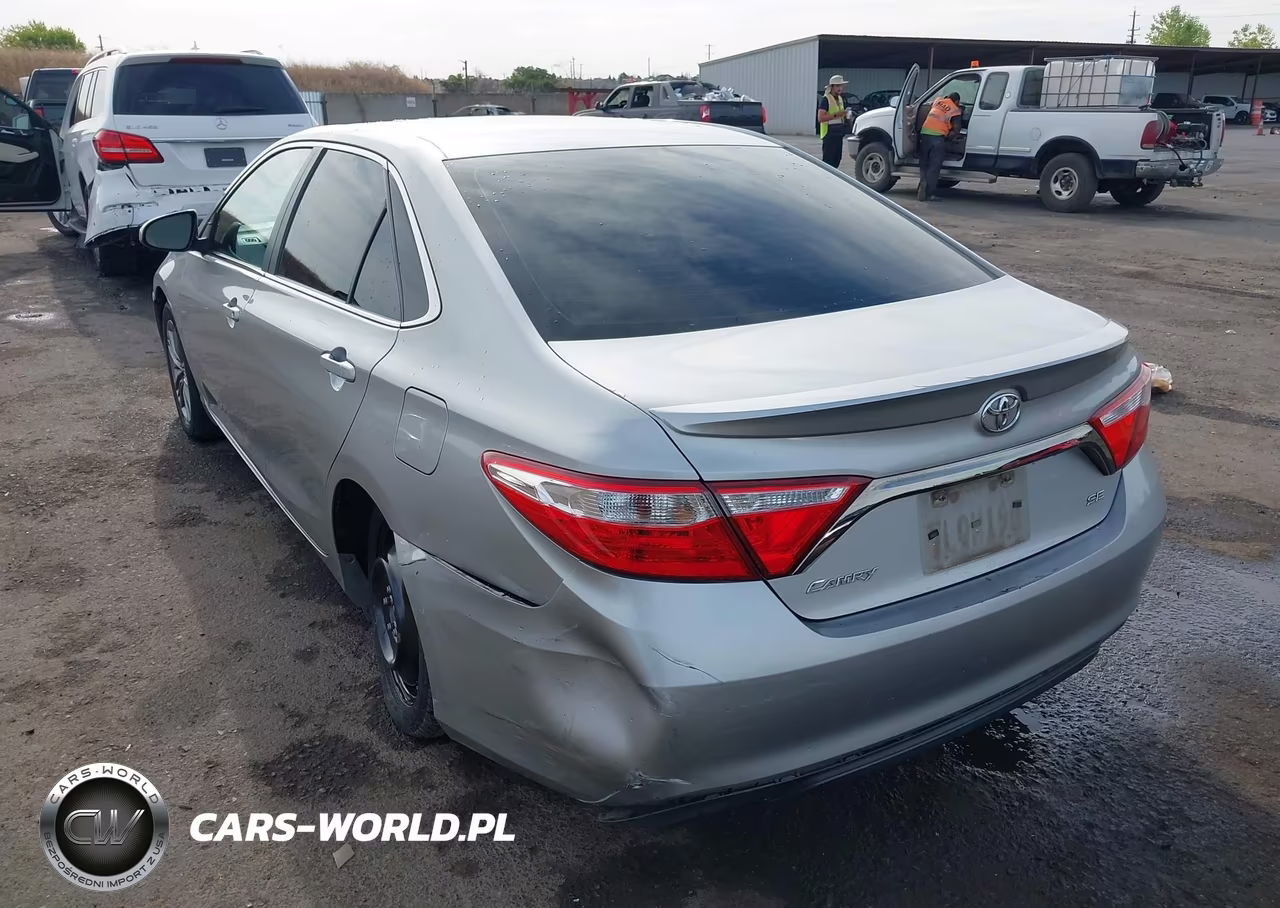 2015 Toyota Camry Se VIN:4T1BF1FK4FU094189 - 3