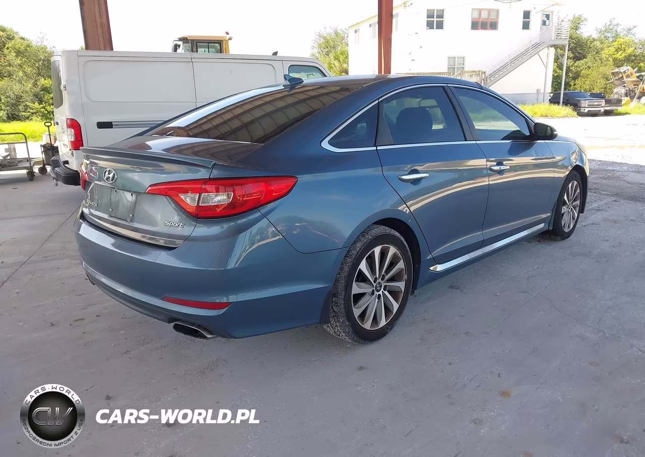 2015 Hyundai Sonata Sport VIN:5NPE34AF4FH149160 - 4