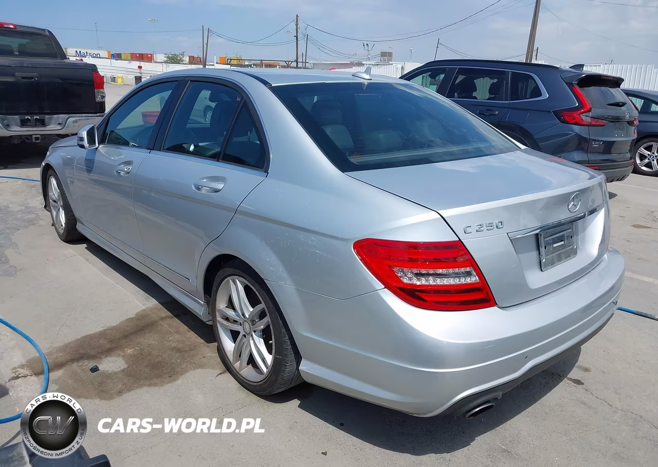 2012 Mercedes-Benz C 250 Sport VIN:WDDGF4HB1CA674849 - 3