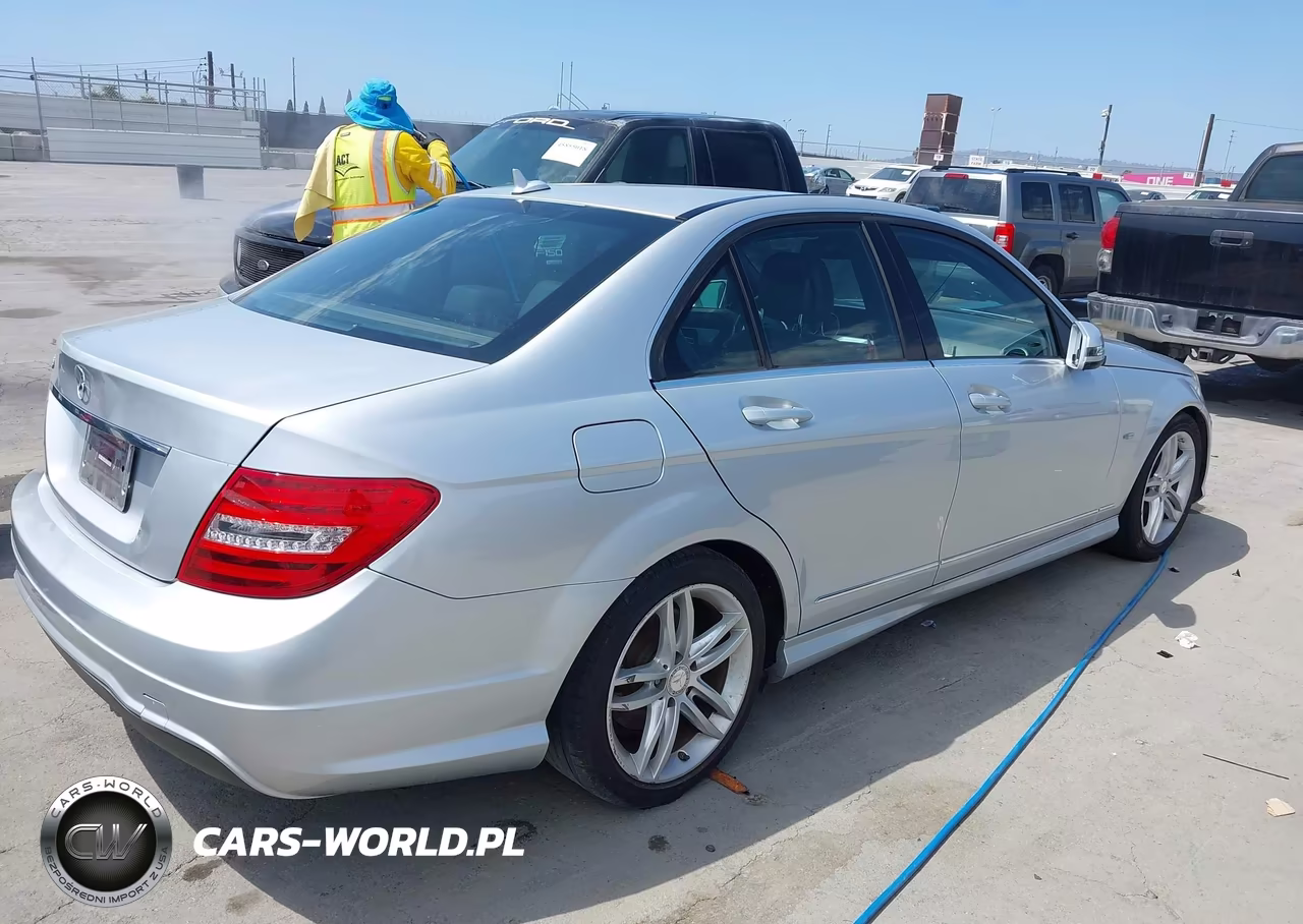 2012 Mercedes-Benz C 250 Sport VIN:WDDGF4HB1CA674849 - 4