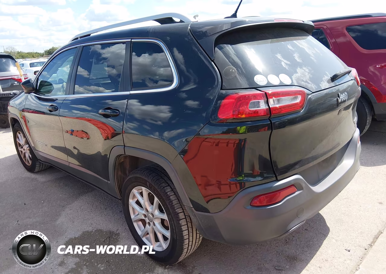 2015 Jeep Cherokee Latitude VIN:1C4PJLCB3FW790863 - 3
