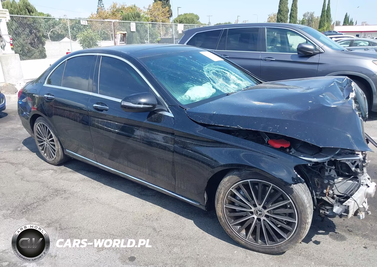2020 Mercedes-Benz C 300 – zdjęcie 1 z 16