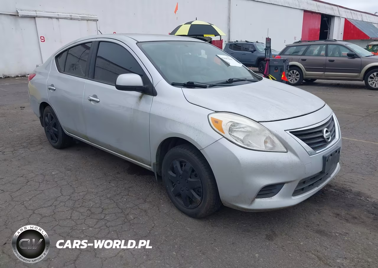 2013 Nissan Versa 1.6 Sv