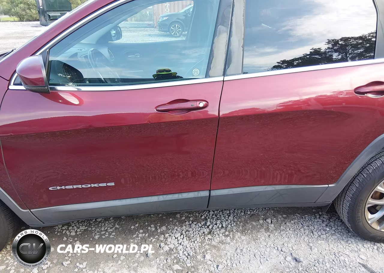 2019 Jeep Cherokee Latitude Plus Fwd VIN:1C4PJLLB9KD348594 - 18