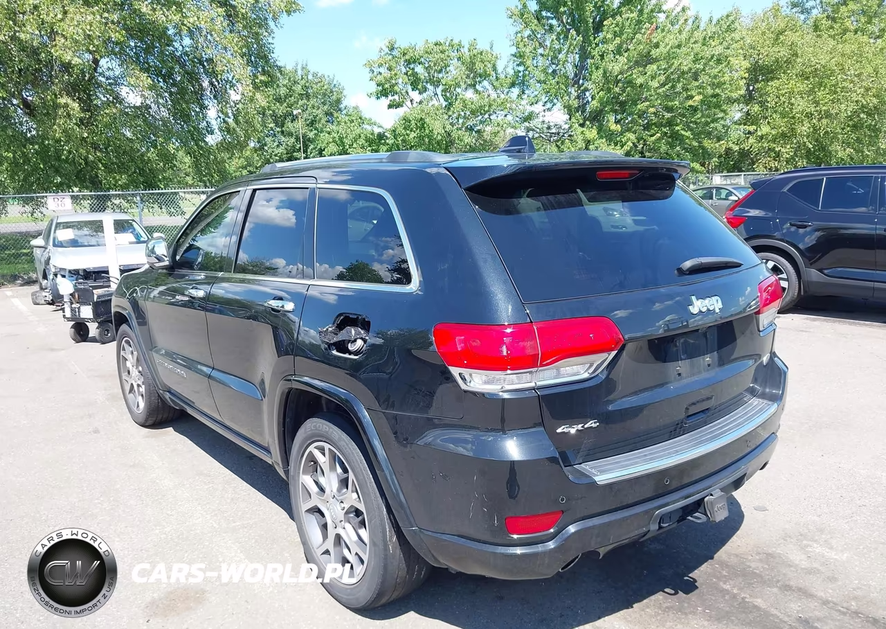 2021 Jeep Grand Cherokee Overland 4X4 VIN:1C4RJFCG8MC586578 - 3