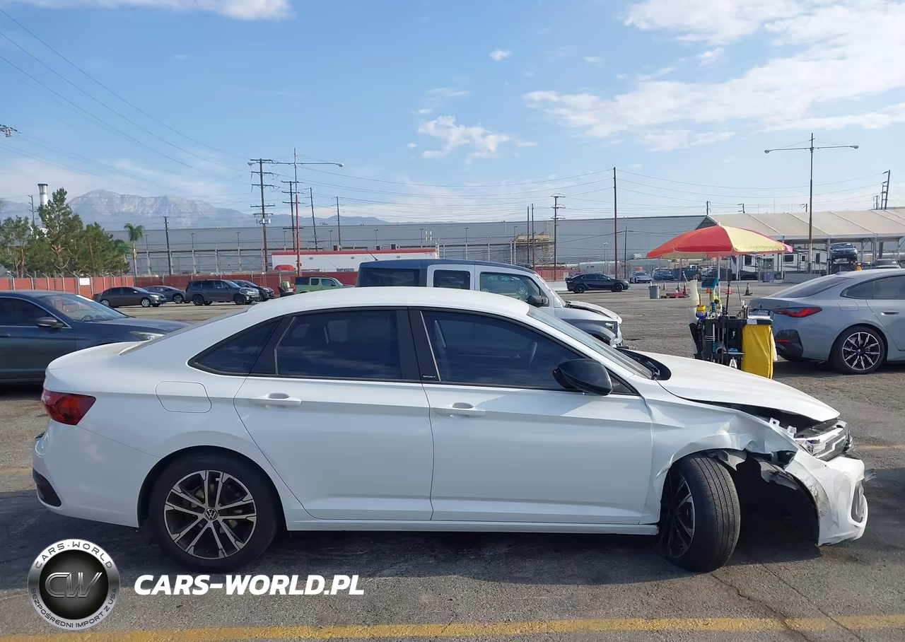 2023 Volkswagen Jetta 1.5T Sport VIN:3VWBM7BUXPM010965 - 13