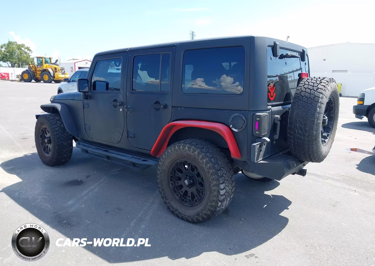 2014 Jeep Wrangler Unlimited Sport VIN:1C4HJWDG4EL113613 - 3