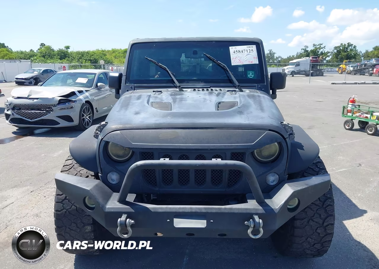 2014 Jeep Wrangler Unlimited Sport VIN:1C4HJWDG4EL113613 - 6