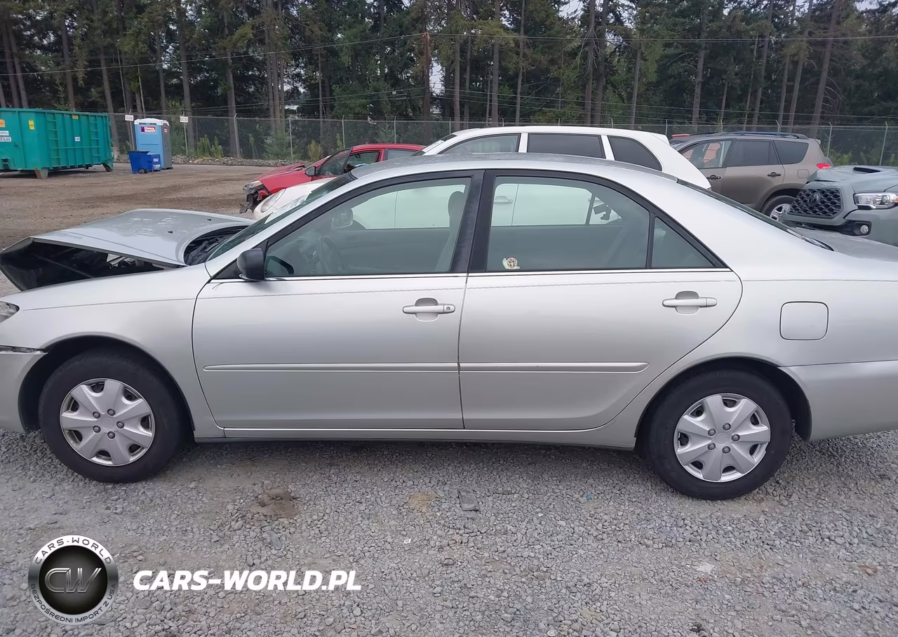 2003 Toyota Camry Le VIN:JTDBE32K630161144 - 14