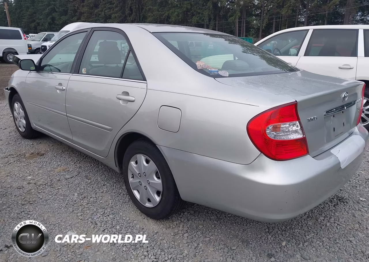 2003 Toyota Camry Le VIN:JTDBE32K630161144 - 3
