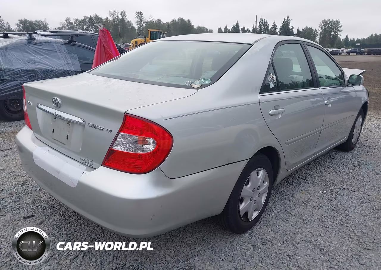2003 Toyota Camry Le VIN:JTDBE32K630161144 - 4