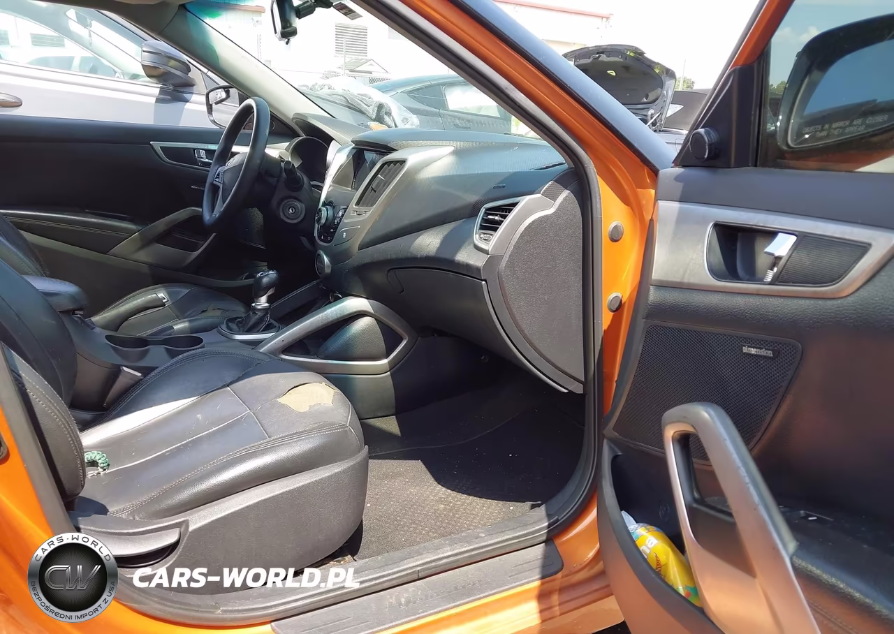 2013 Hyundai Veloster Base W-Black VIN:KMHTC6AD2DU093252 - 5