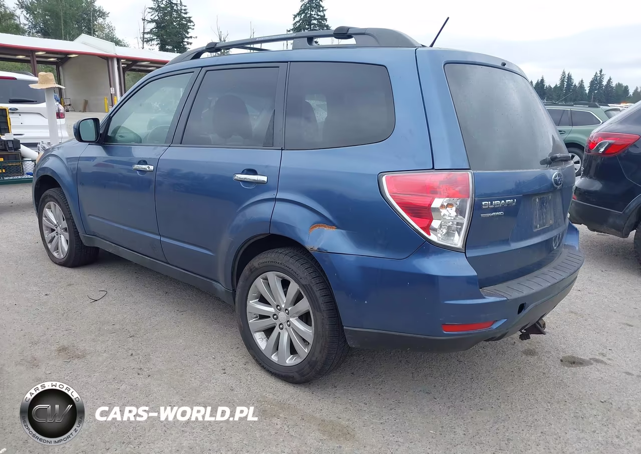 2011 Subaru Forester 2.5X Premium VIN:JF2SHADC2BG728622 - 3