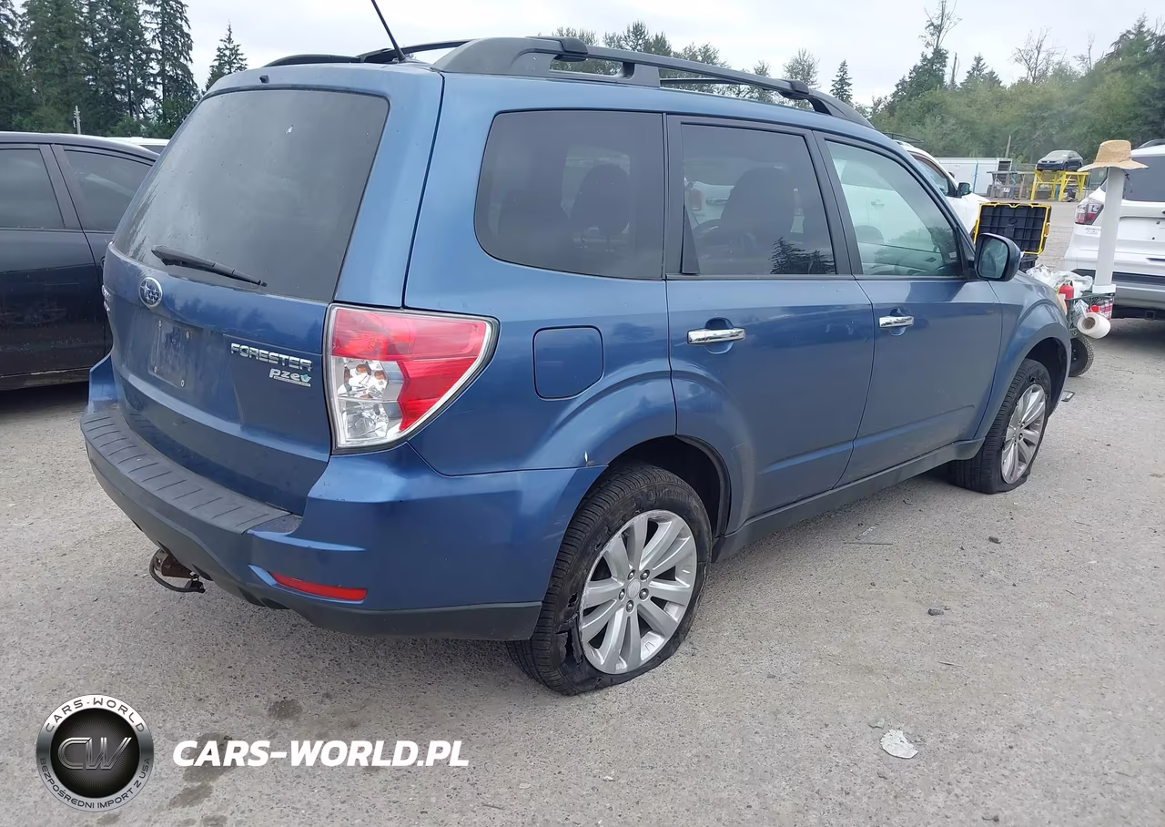 2011 Subaru Forester 2.5X Premium VIN:JF2SHADC2BG728622 - 4