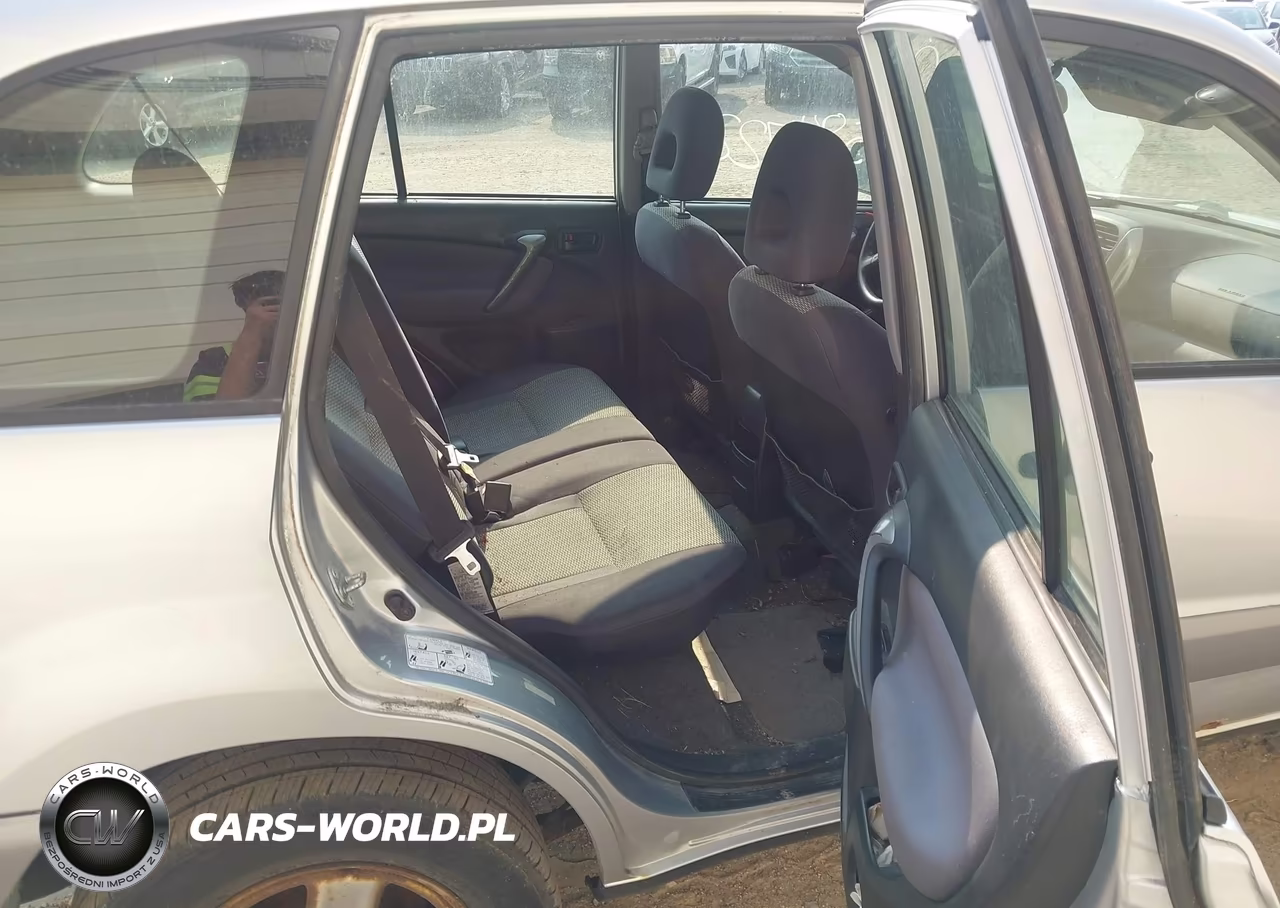 2004 Toyota Rav4 VIN:JTEHD20V146011070 - 8