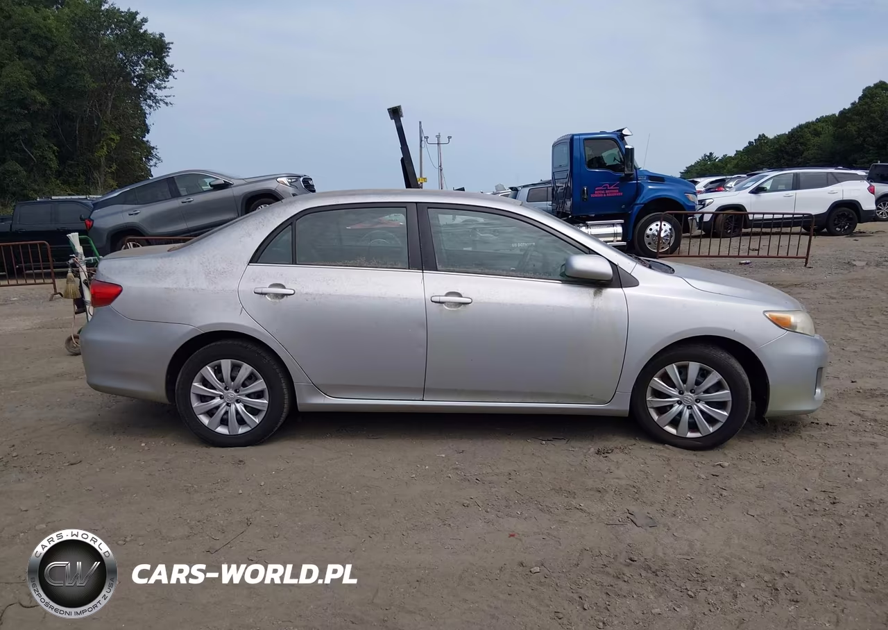 2013 Toyota Corolla Le VIN:5YFBU4EE0DP082638 - 13