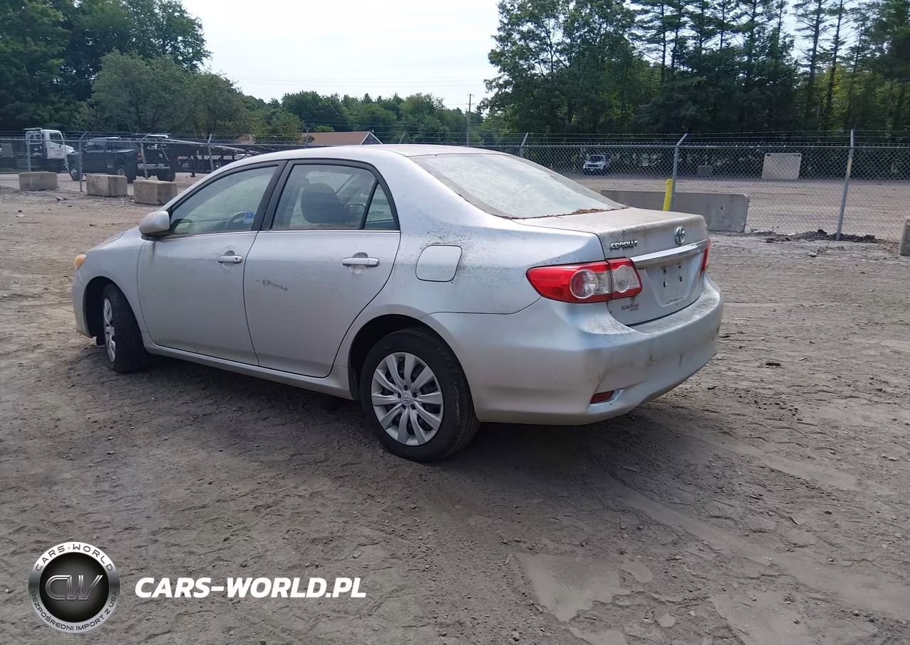 2013 Toyota Corolla Le VIN:5YFBU4EE0DP082638 - 3