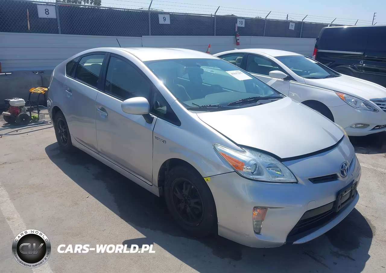 2015 Toyota Prius Two – zdjęcie 1 z 16