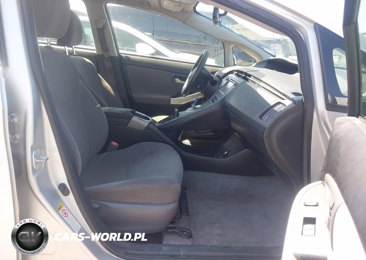 2015 Toyota Prius Two VIN:JTDKN3DU0F1926698 - 5