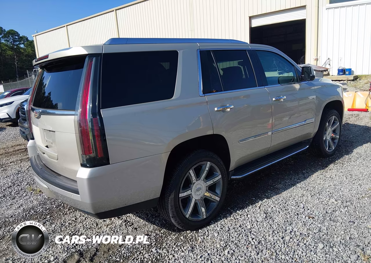 2015 Cadillac Escalade Luxury VIN:1GYS3MKJXFR743647 - 4