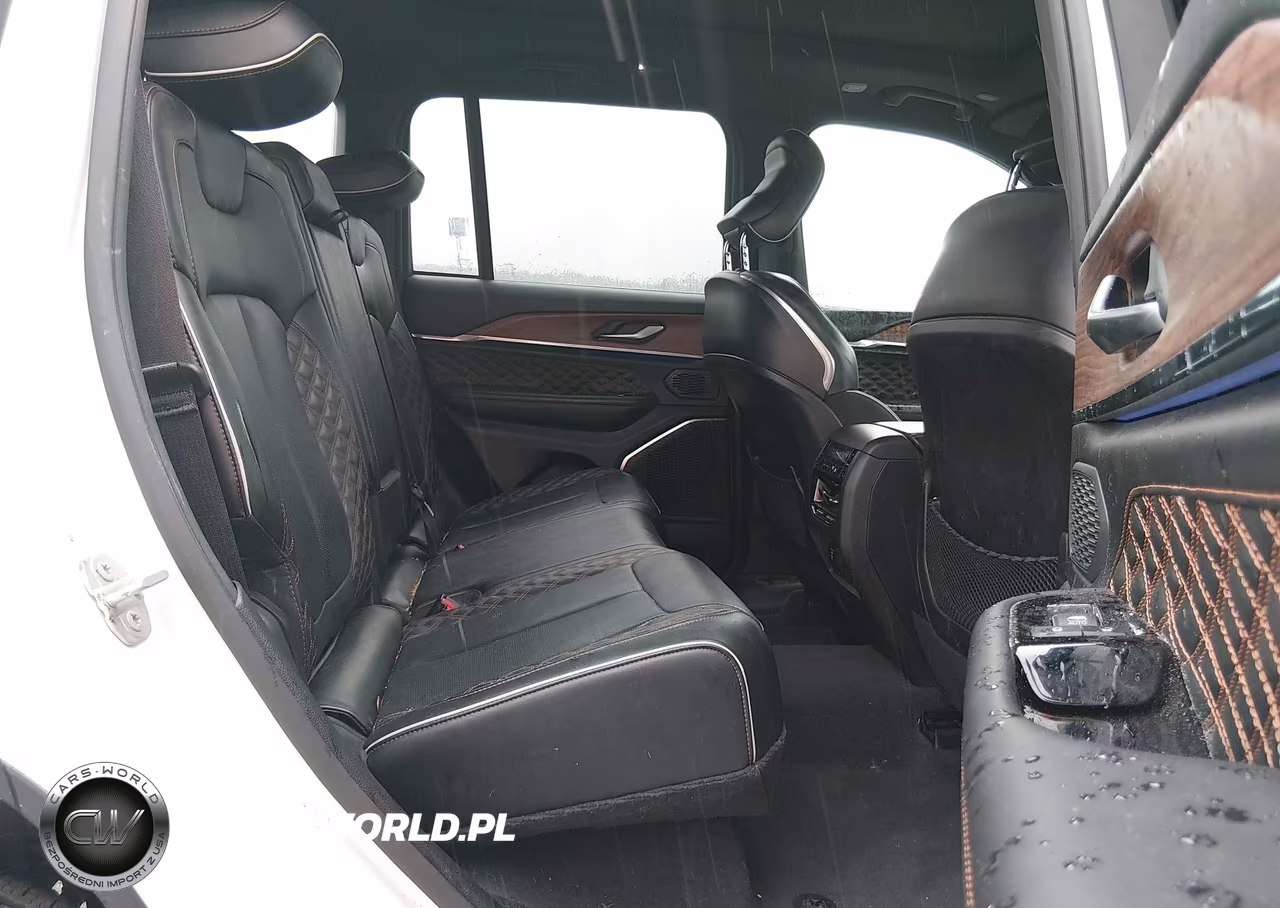 2023 Jeep Grand Cherokee Summit 4X4 VIN:1C4RJHEG7P8872065 - 8