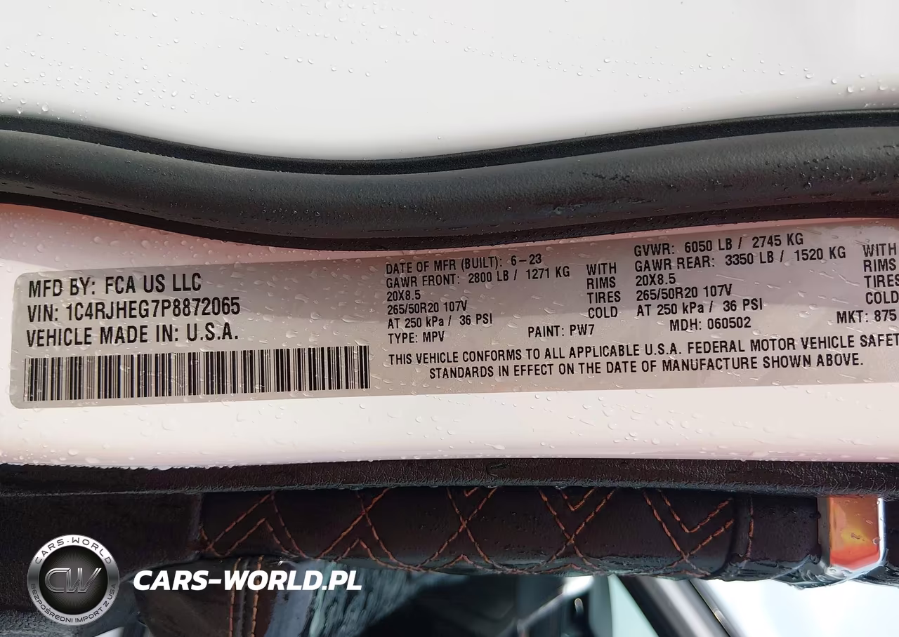 2023 Jeep Grand Cherokee Summit 4X4 VIN:1C4RJHEG7P8872065 - 9
