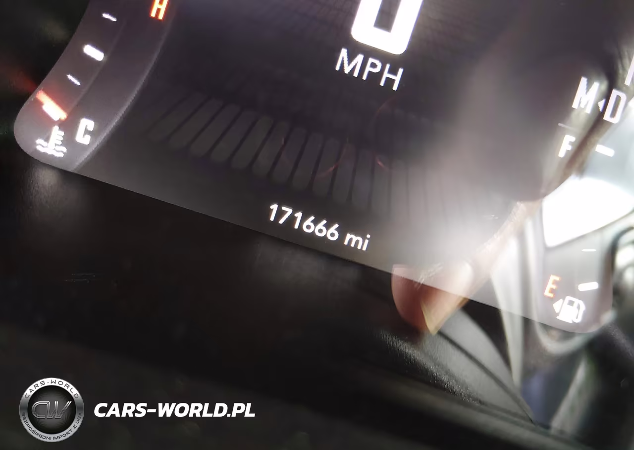 2015 Dodge Challenger Sxt VIN:2C3CDZAG6FH723622 - 16