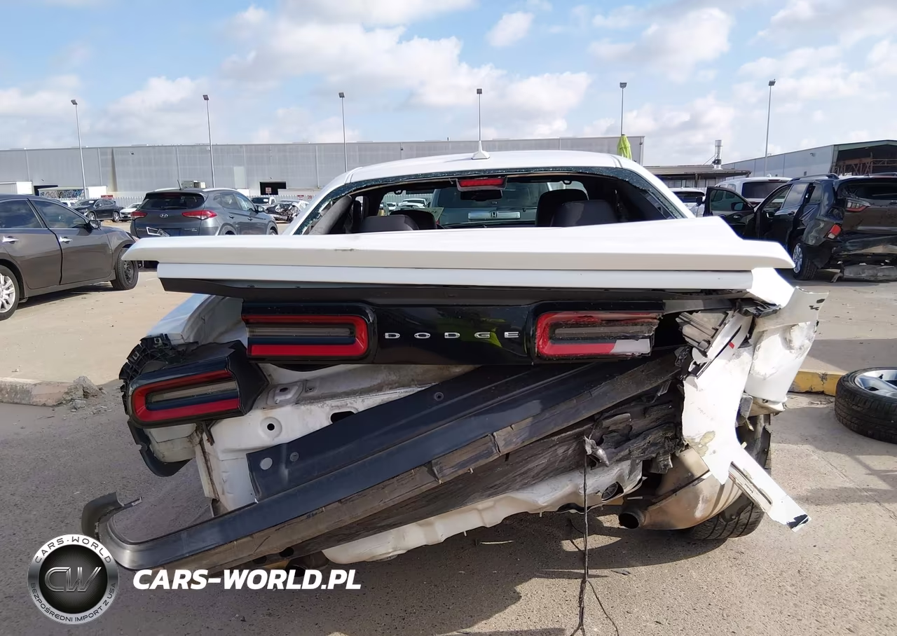 2015 Dodge Challenger Sxt VIN:2C3CDZAG6FH723622 - 17