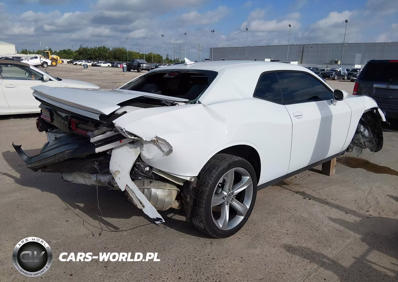 2015 Dodge Challenger Sxt VIN:2C3CDZAG6FH723622 - 4