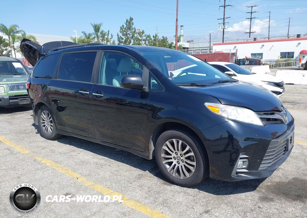 2020 Toyota Sienna Xle
