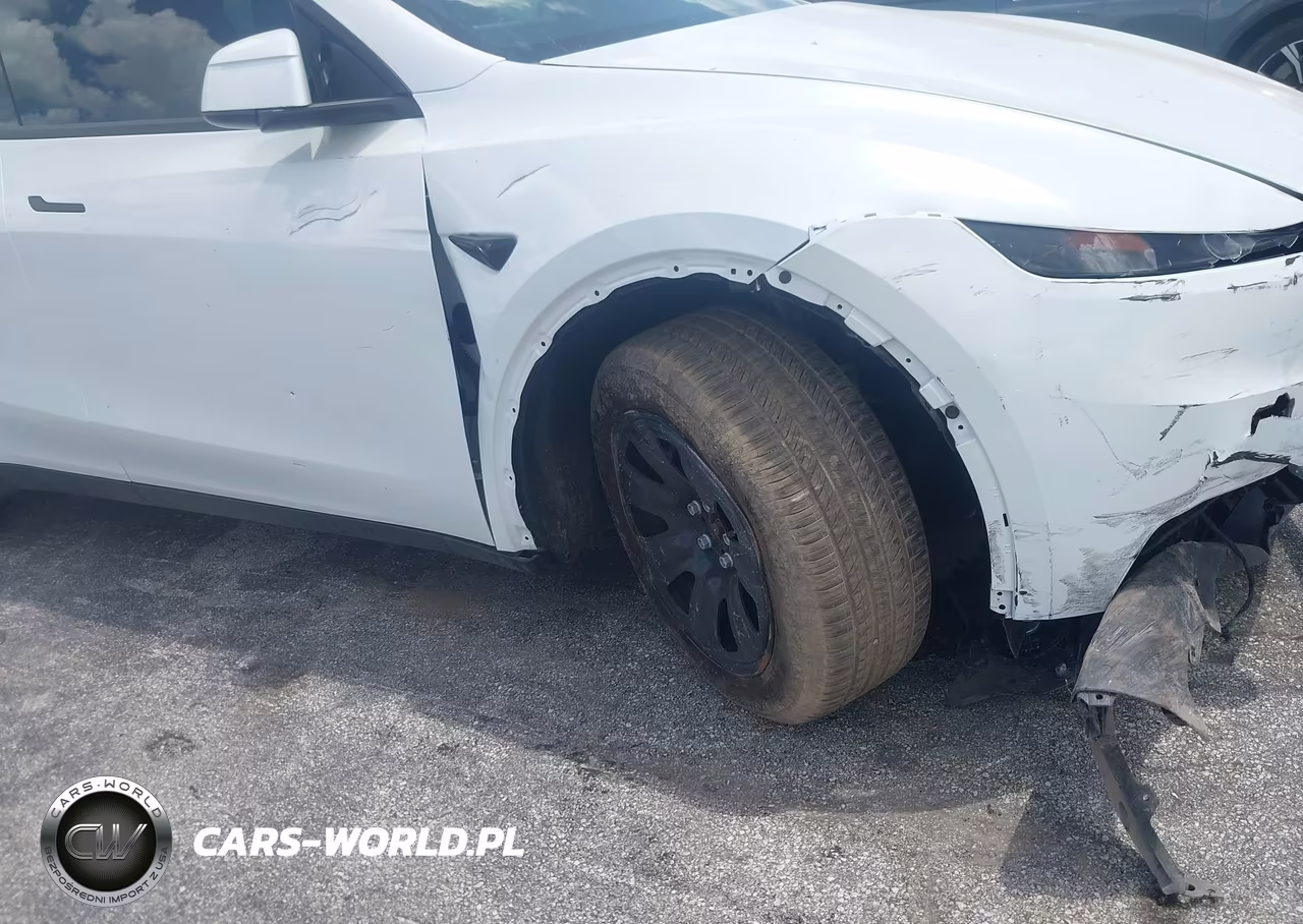 2026 Tesla Model Y All-Wheel Drive-Long Range Launch Series-Premium All-Wheel Drive VIN:7SAYGDEE9TA640997 - 18