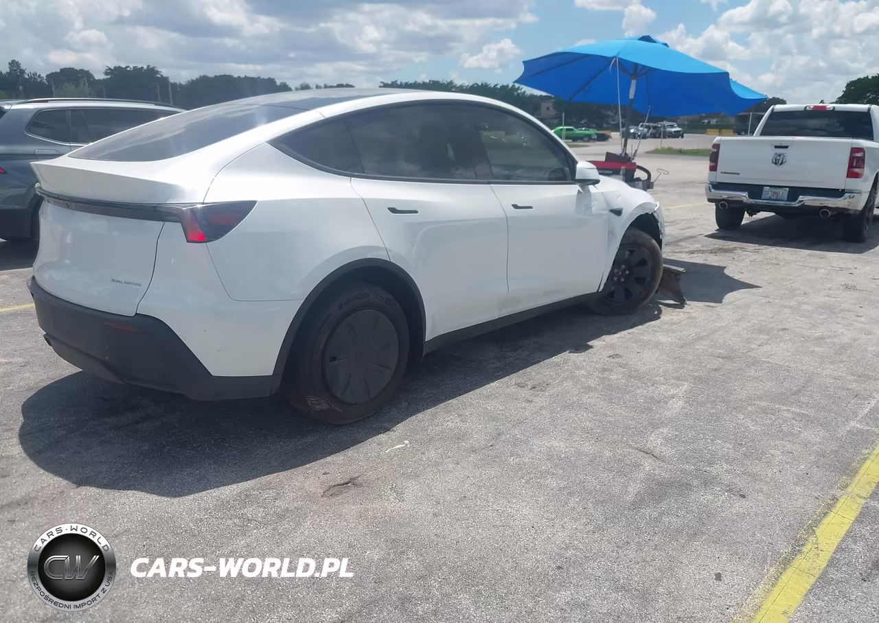 2026 Tesla Model Y All-Wheel Drive-Long Range Launch Series-Premium All-Wheel Drive VIN:7SAYGDEE9TA640997 - 4