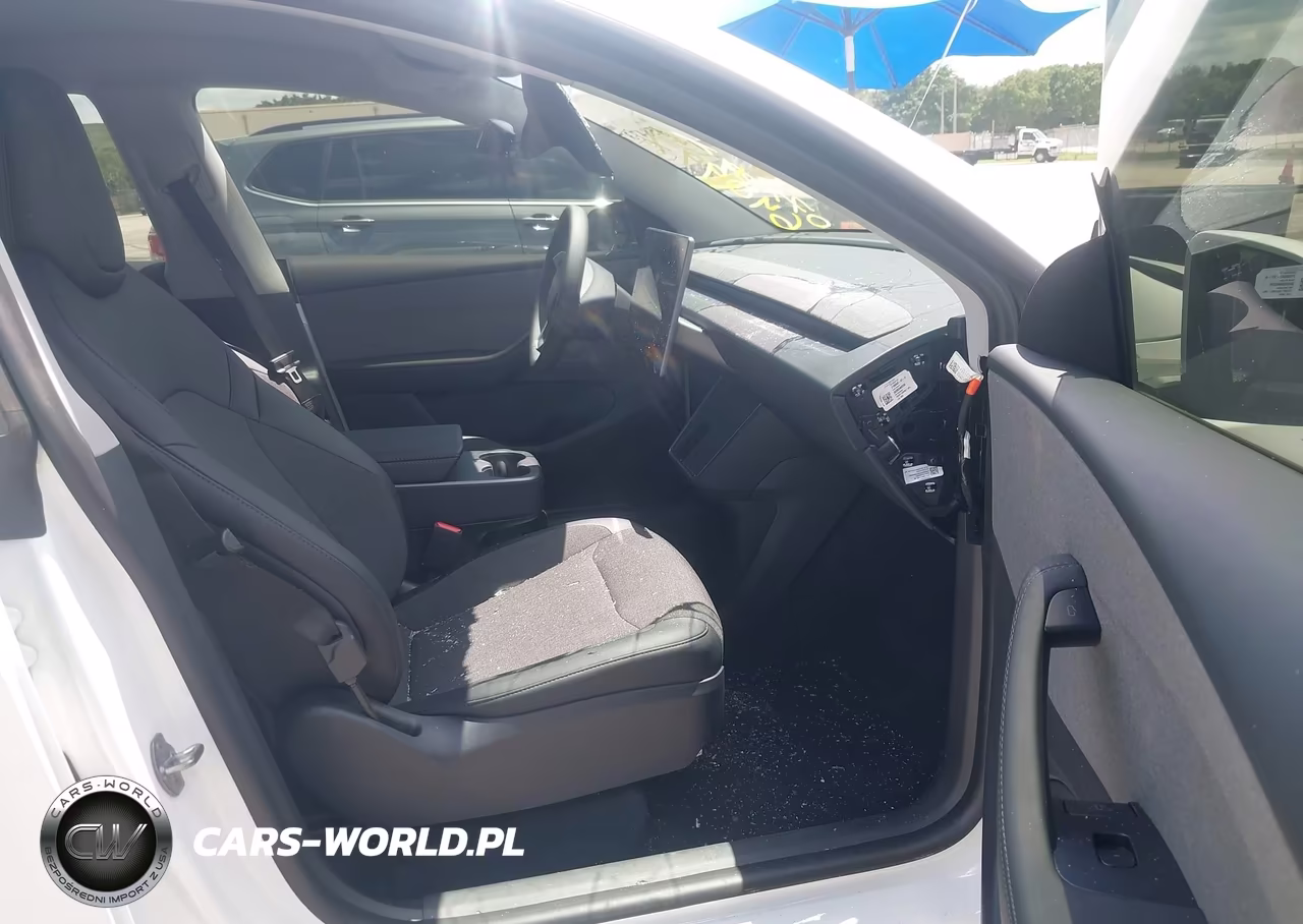 2026 Tesla Model Y All-Wheel Drive-Long Range Launch Series-Premium All-Wheel Drive VIN:7SAYGDEE9TA640997 - 5