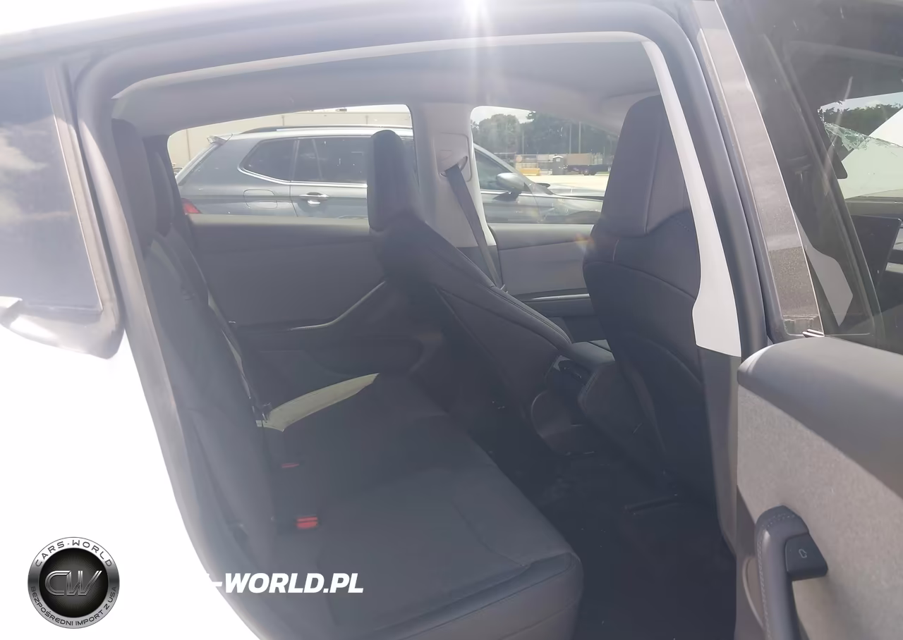 2026 Tesla Model Y All-Wheel Drive-Long Range Launch Series-Premium All-Wheel Drive VIN:7SAYGDEE9TA640997 - 8