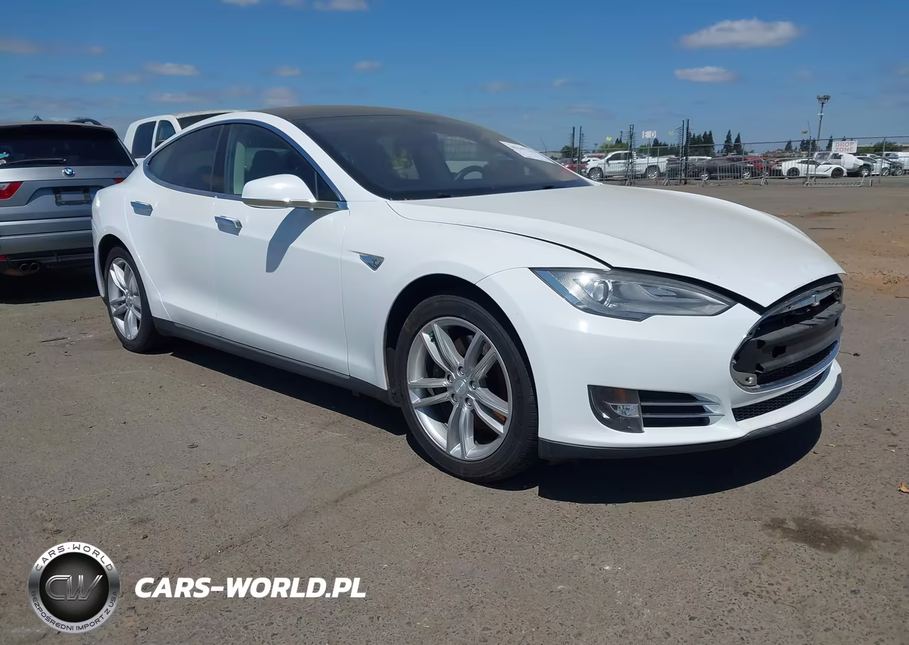 2013 Tesla Model S – zdjęcie 1 z 18