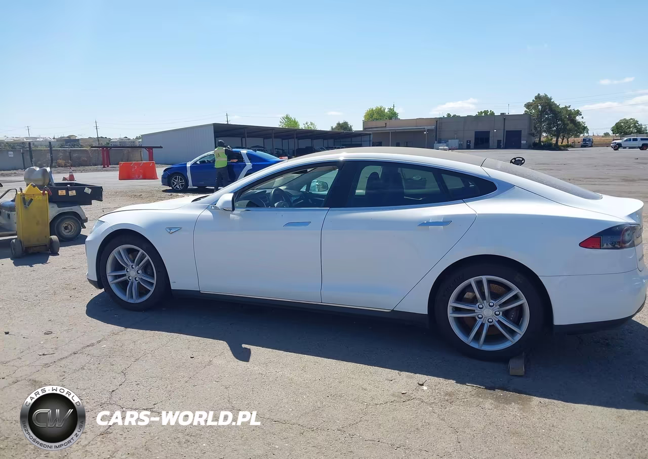 2013 Tesla Model S VIN:5YJSA1AG9DFP13414 - 14