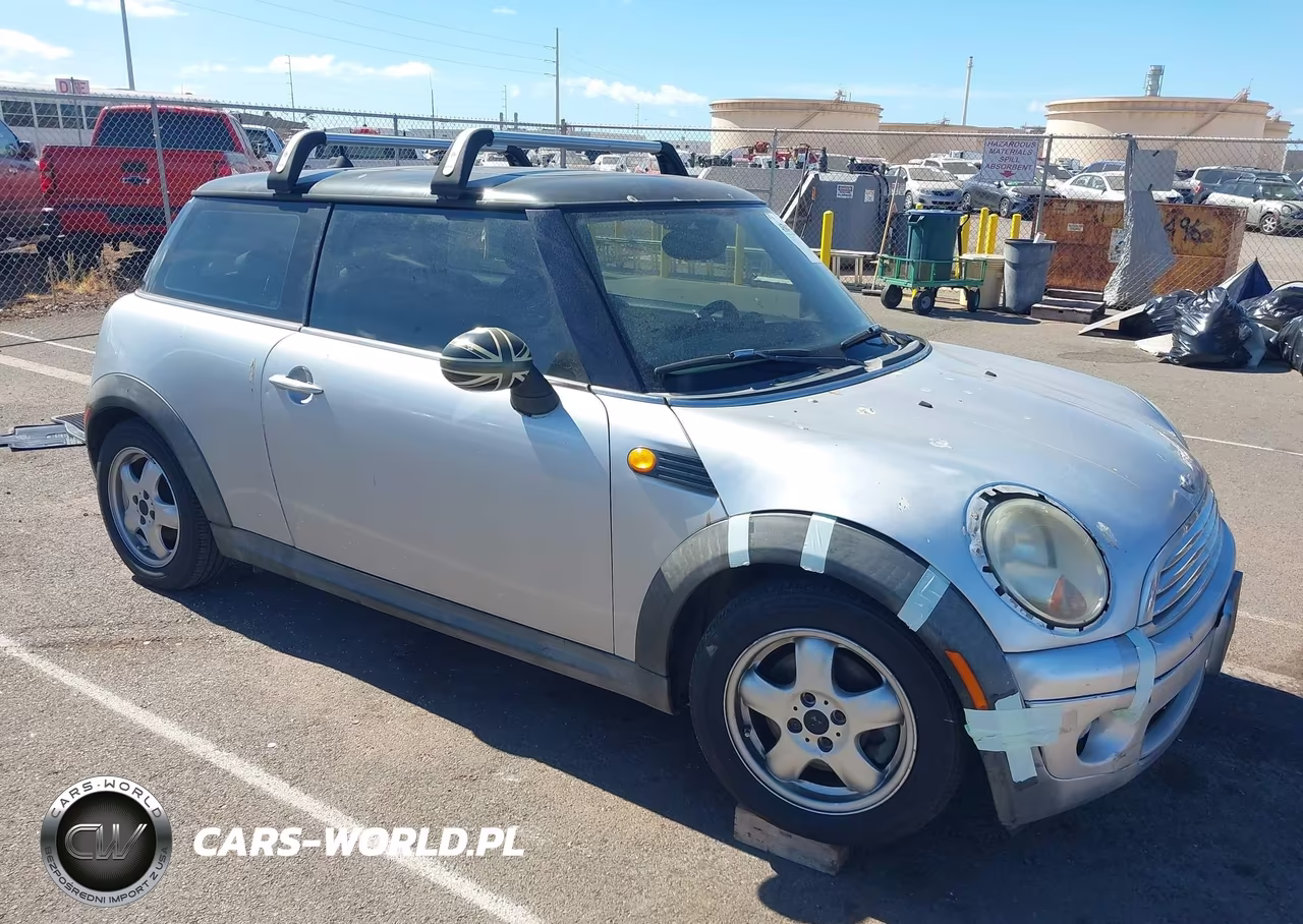 2007 Mini Cooper VIN:WMWMF33517TT57525 - 1
