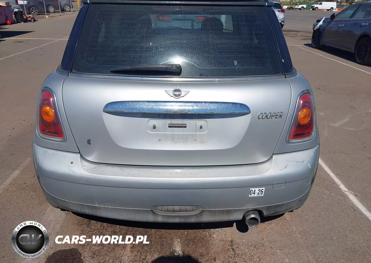 2007 Mini Cooper VIN:WMWMF33517TT57525 - 12