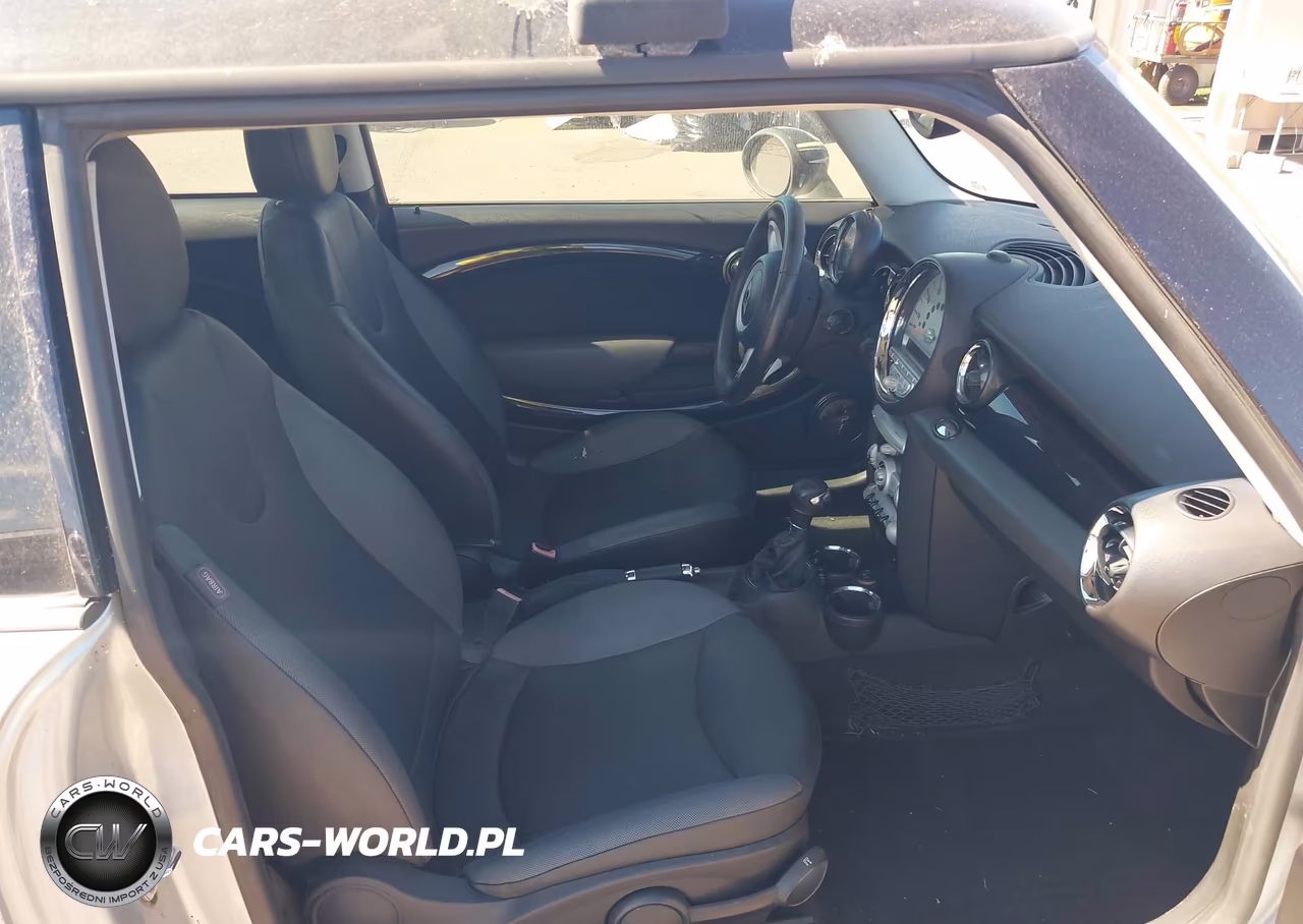 2007 Mini Cooper VIN:WMWMF33517TT57525 - 5