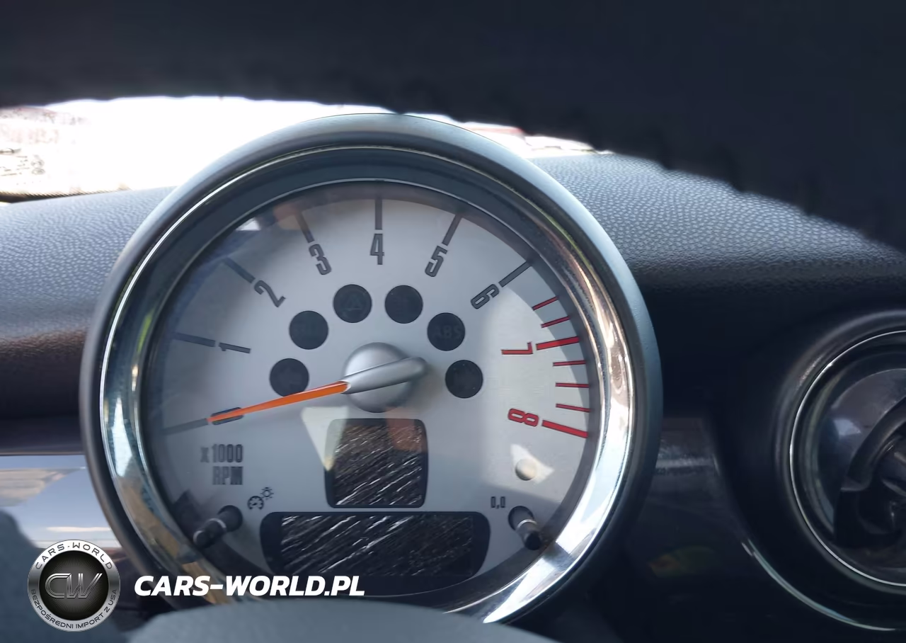 2007 Mini Cooper VIN:WMWMF33517TT57525 - 7