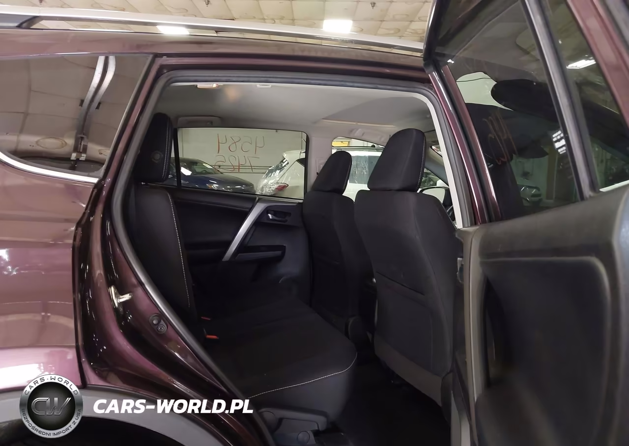 2018 Toyota Rav4 Xle VIN:2T3RFREV1JW818493 - 8