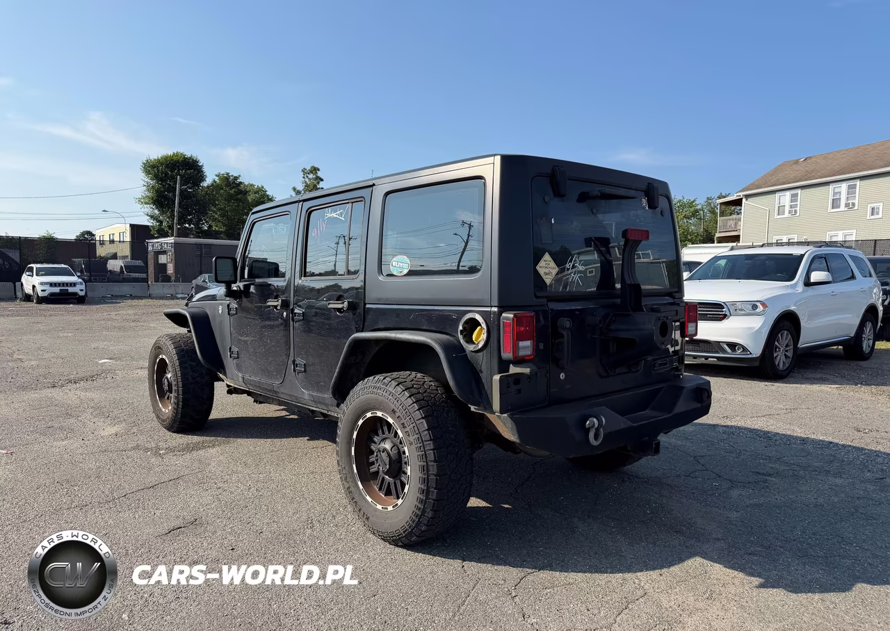 2016 Jeep Wrangler Unlimited Sport VIN:1C4BJWDG3GL194273 - 3